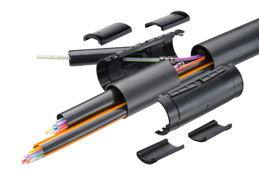 Diramazione con semitubo di derivazione HRMA speedpipe o cavo da un tubo PE/PVC.